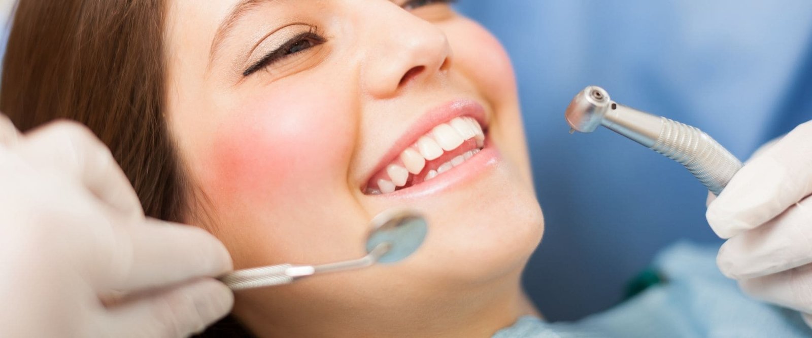 Sonrisa de ejemplo después de un tratamiento, imagen ilustrativa